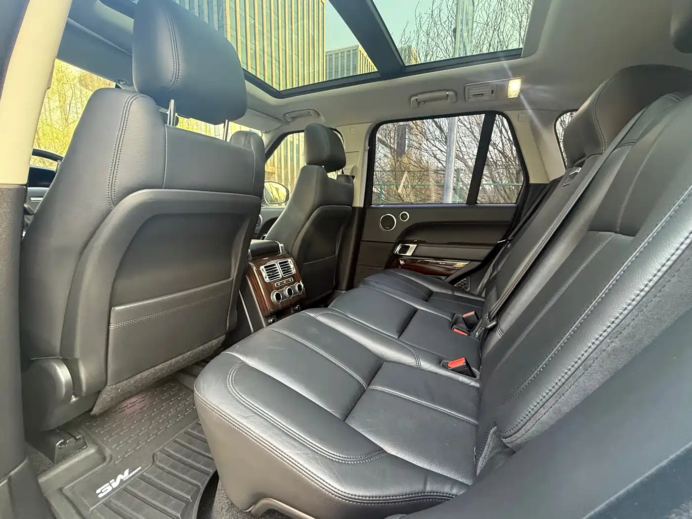 Land Rover Range Rover 2018 3.0 SC V6 Golden Age Edition фото 9