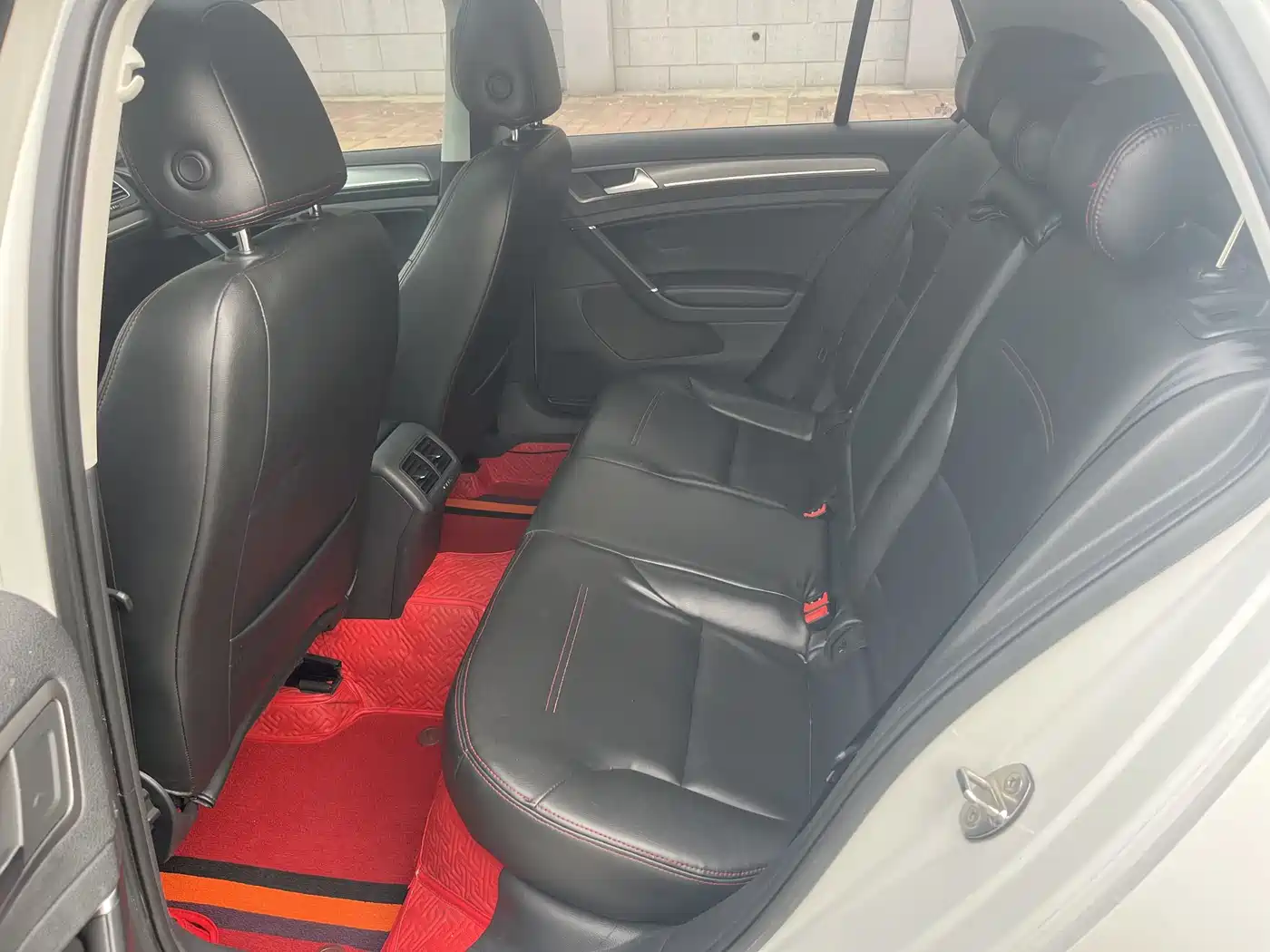 Volkswagen Golf 2016 1.6L Automatic Comfort фото 9