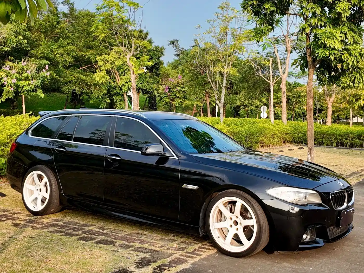 BMW 5 Series (Import) 2012 2012 530i Leading Touring Edition