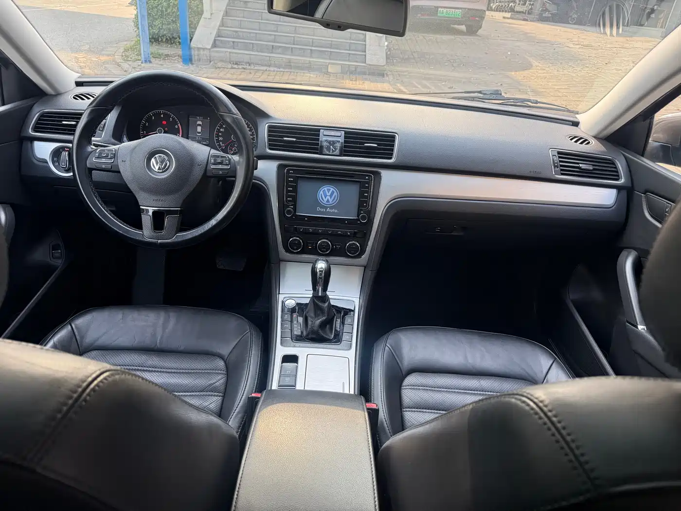 Volkswagen Passat 2014 1.8TSI DSG Executive Edition фото 9