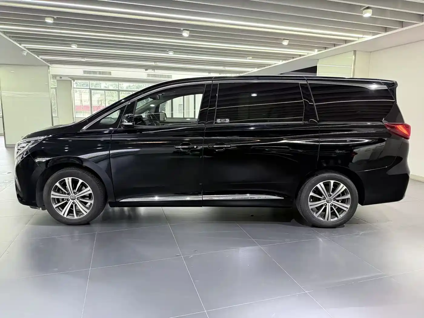 GAC Trumpchi Trumpchi M8 2018 320T Premium Edition фото 7