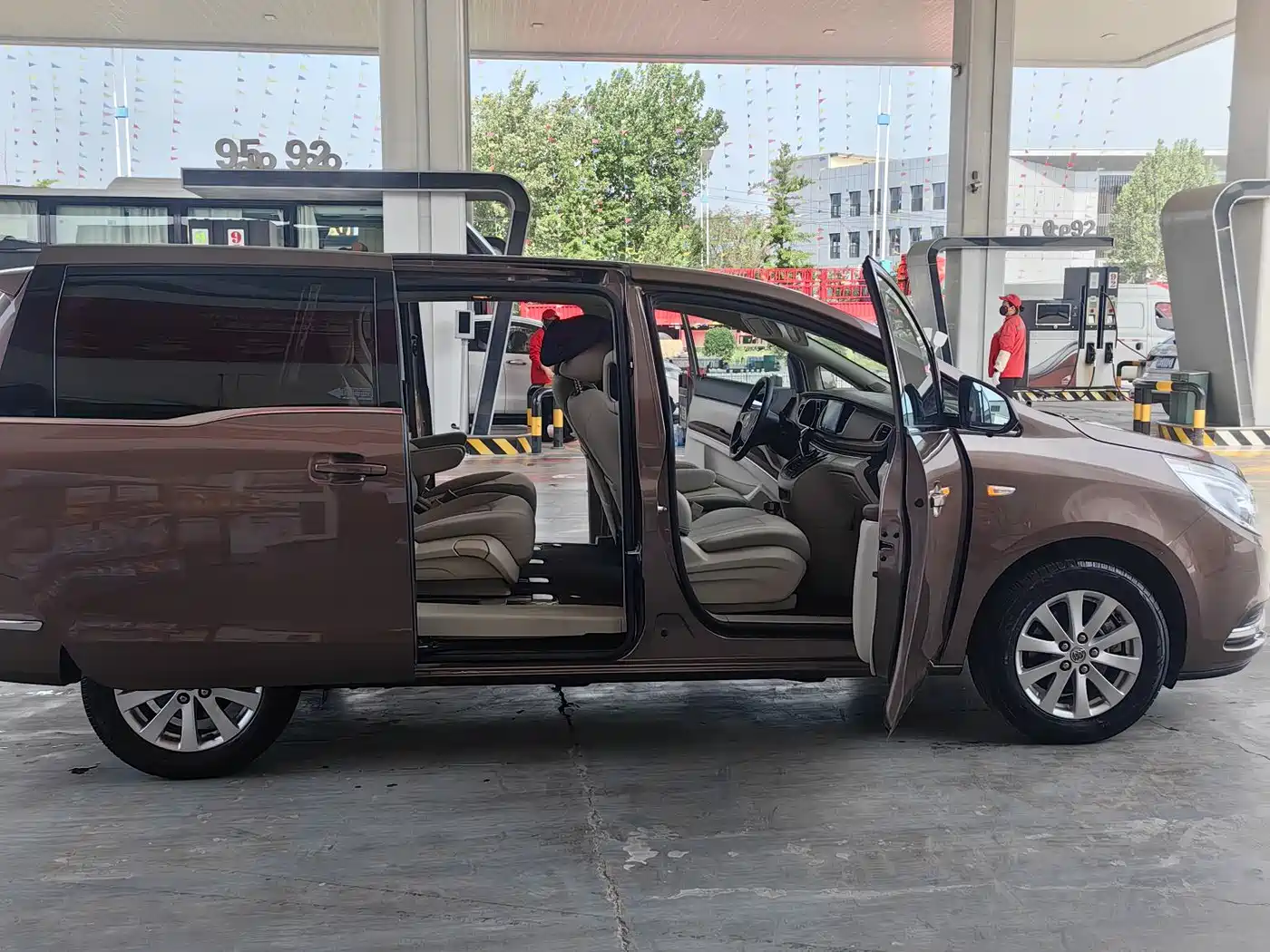 Buick GL8 2018 28T Comfort China VI фото 2