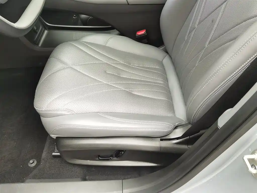 GEELY GALAXY GALAXY L6