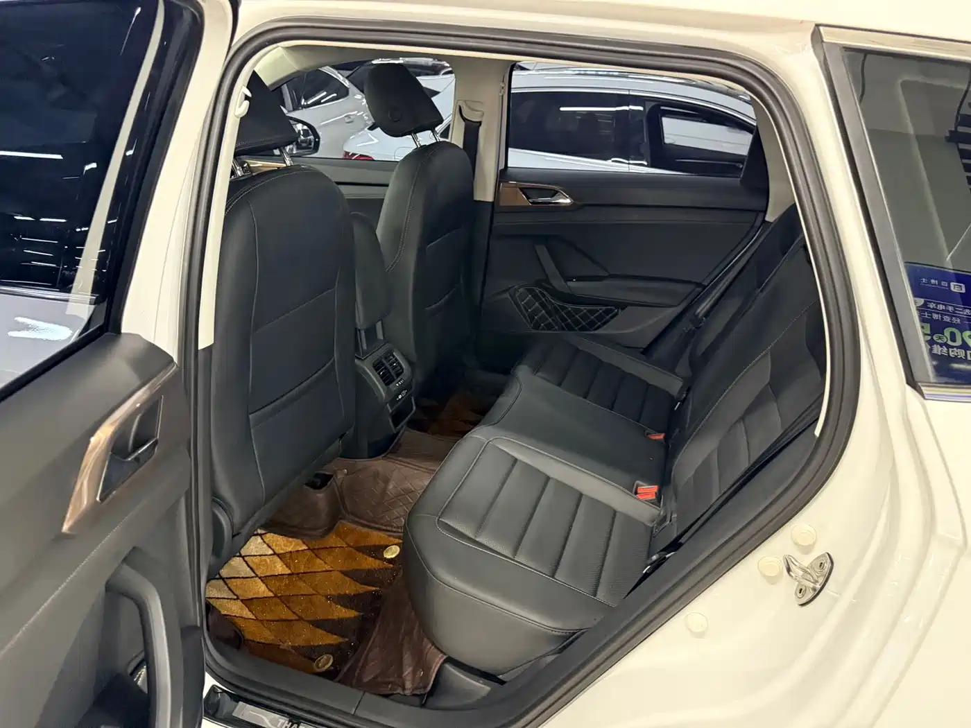 Volkswagen Tharu 2022 280TSI FWD Luxury Edition фото 11