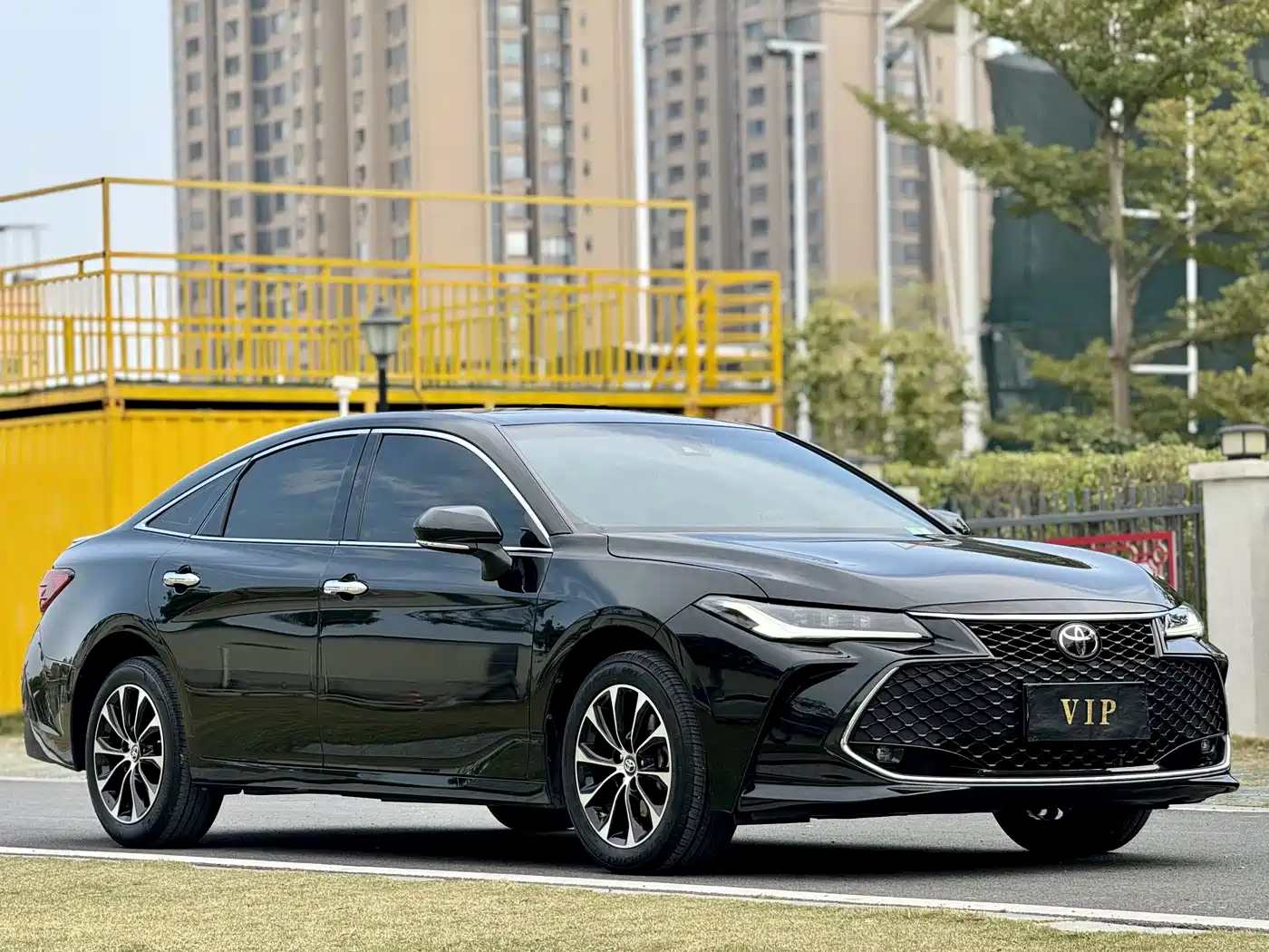 Toyota Avalon 2023 2.5L Luxury Edition фото 3