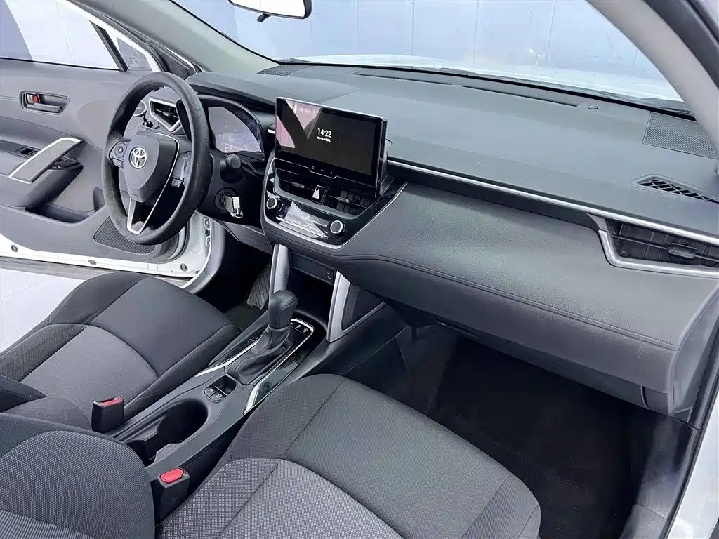 Toyota Frontlander 2023 2.0L CVT Elite Edition фото 10