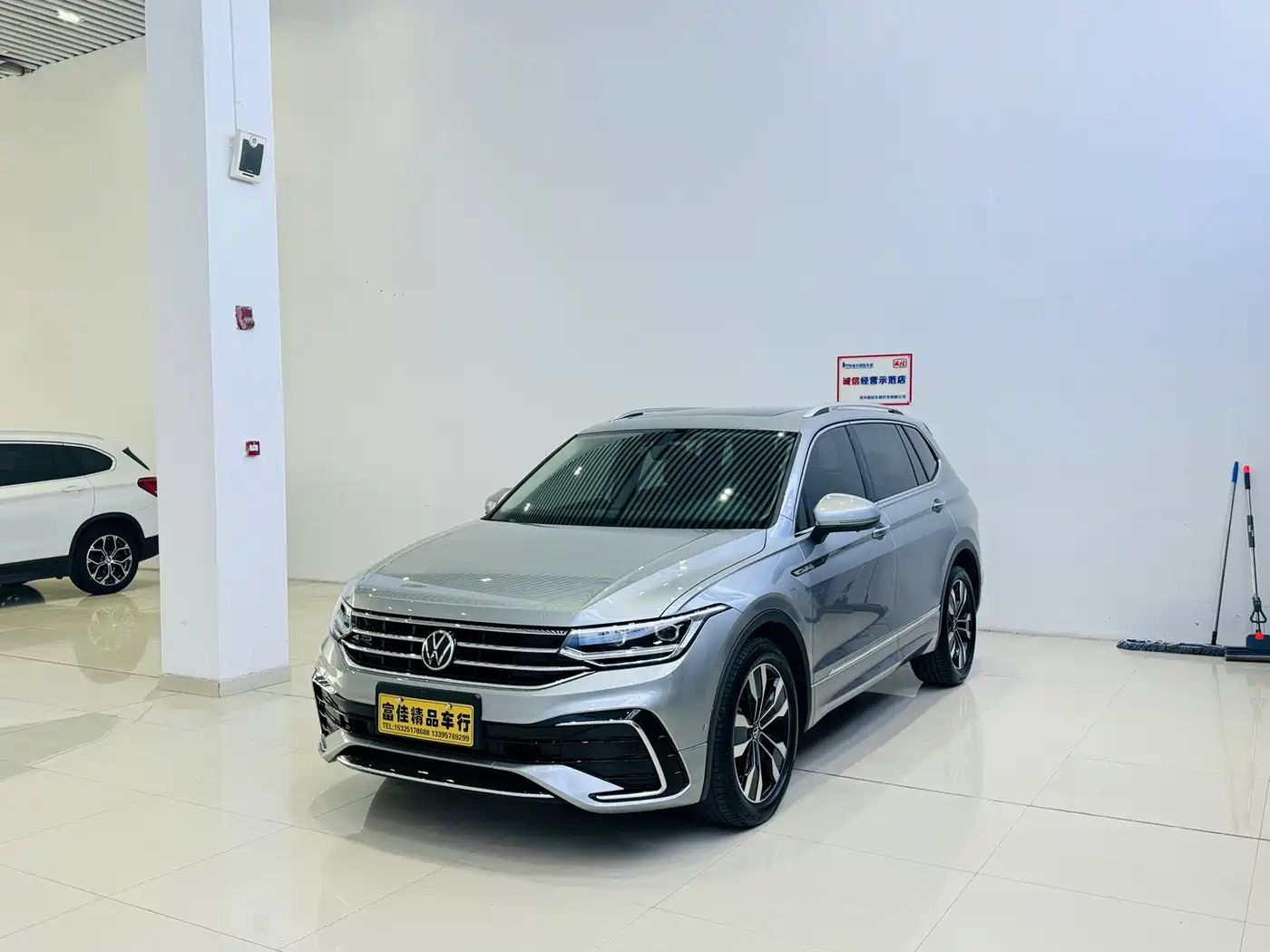 Volkswagen Tiguan L 2022 330TSI Auto 2WD R-Line Premium Edition фото 3
