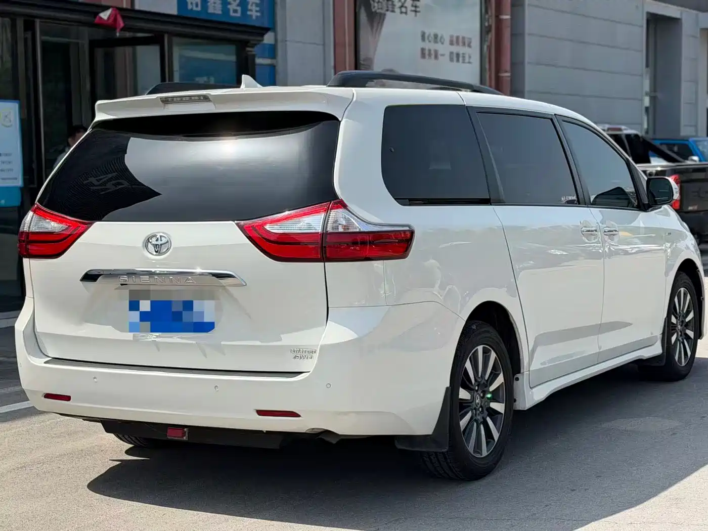 Toyota Sienna 2015 3.5L 4WD L фото 4