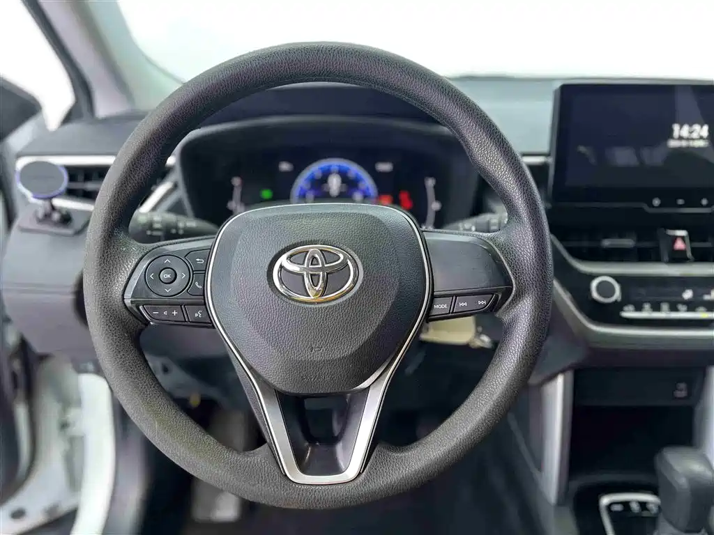 Toyota Frontlander 2023 2.0L CVT Elite Edition фото 12