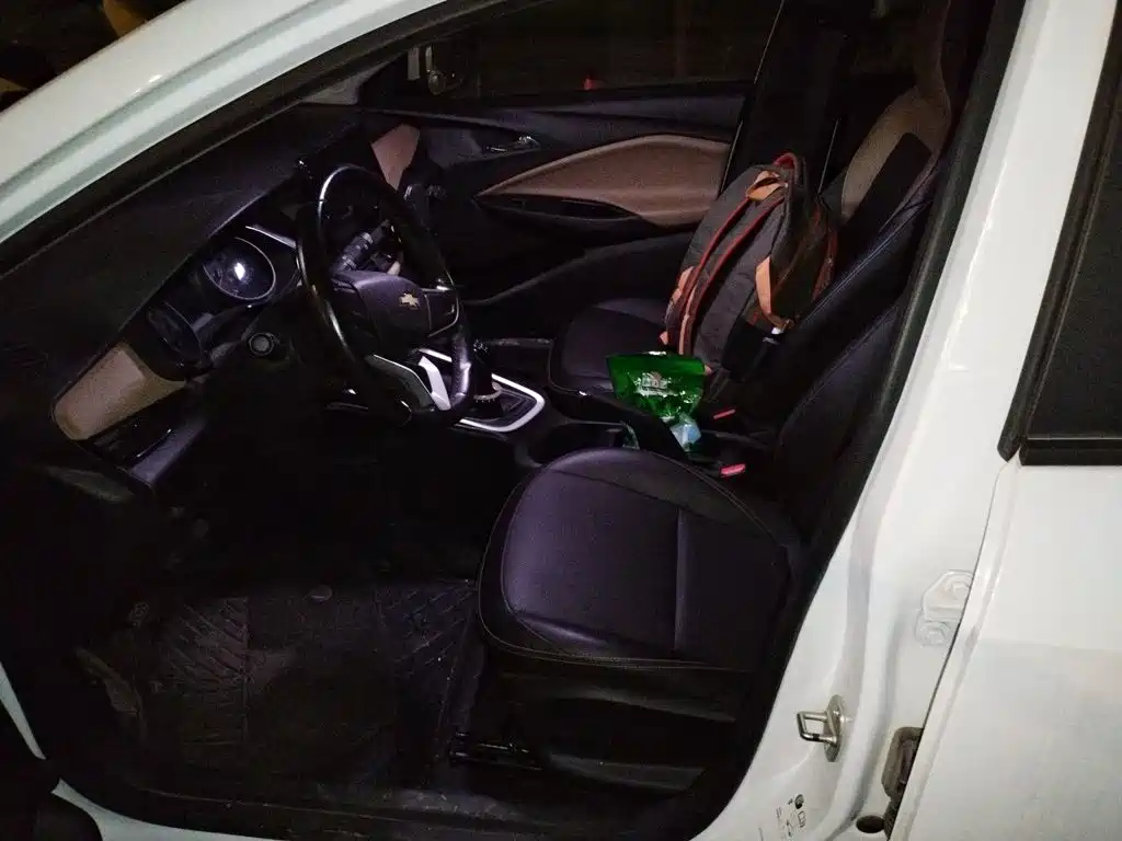 Photo 11 - Chevrolet Cavalier