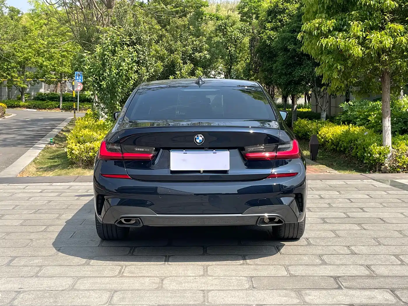 BMW 3 Series 2022 325Li M Sport Shadow Edition фото 5