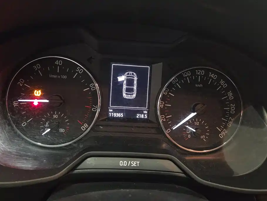 Škoda Octavia 2017 1.6L Automatic Smart Edition фото 14