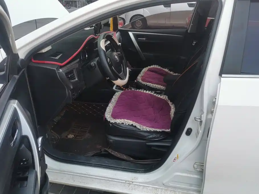 Photo 9 - Toyota Corolla