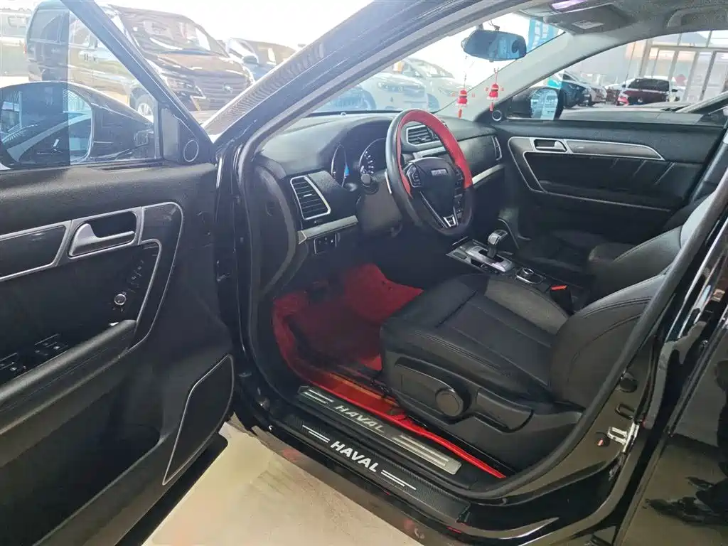 Haval H6 Coupe 2017 Red Label 2.0T Automatic 2WD Urban фото 12