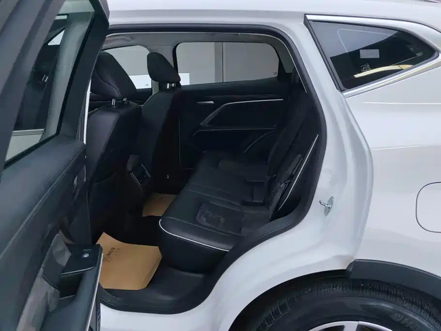 Photo 11 - Haval H6