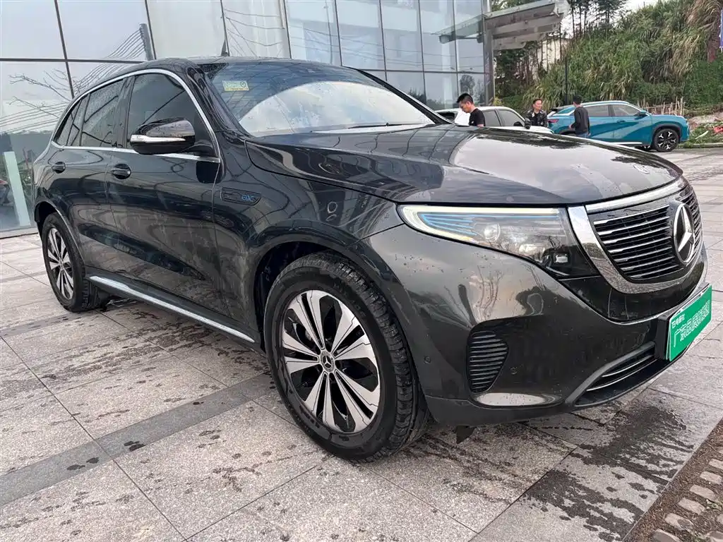 MERCEDES-BENZ EQC