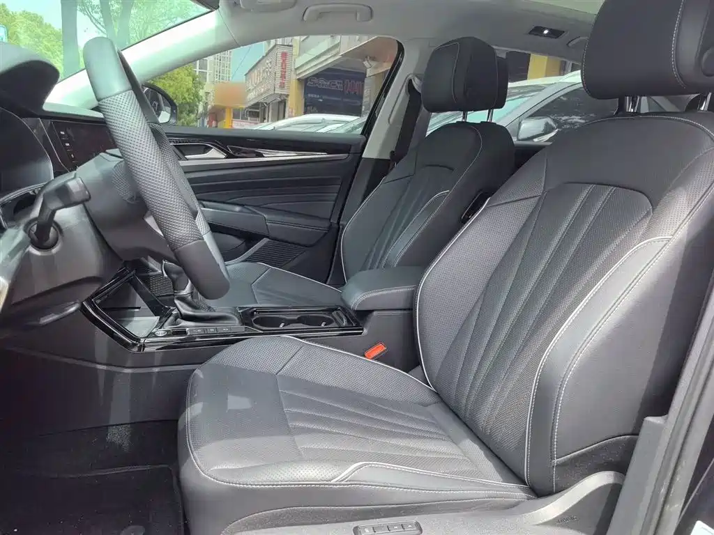 Volkswagen Passat 2024 380TSI Starlight Dragon Soaring Edition фото 11