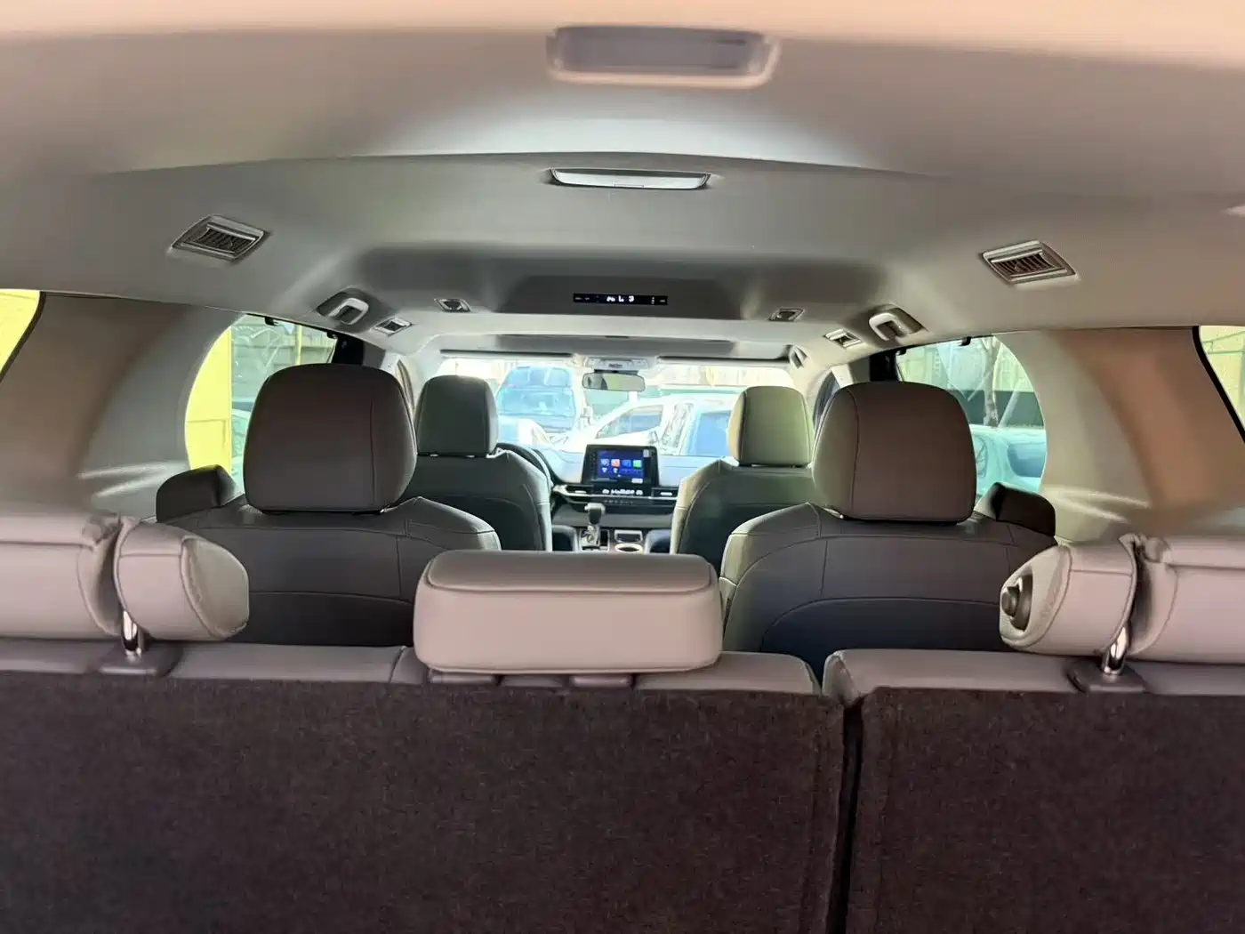 Toyota Granvia 2024 2.5L Hybrid Comfort фото 11