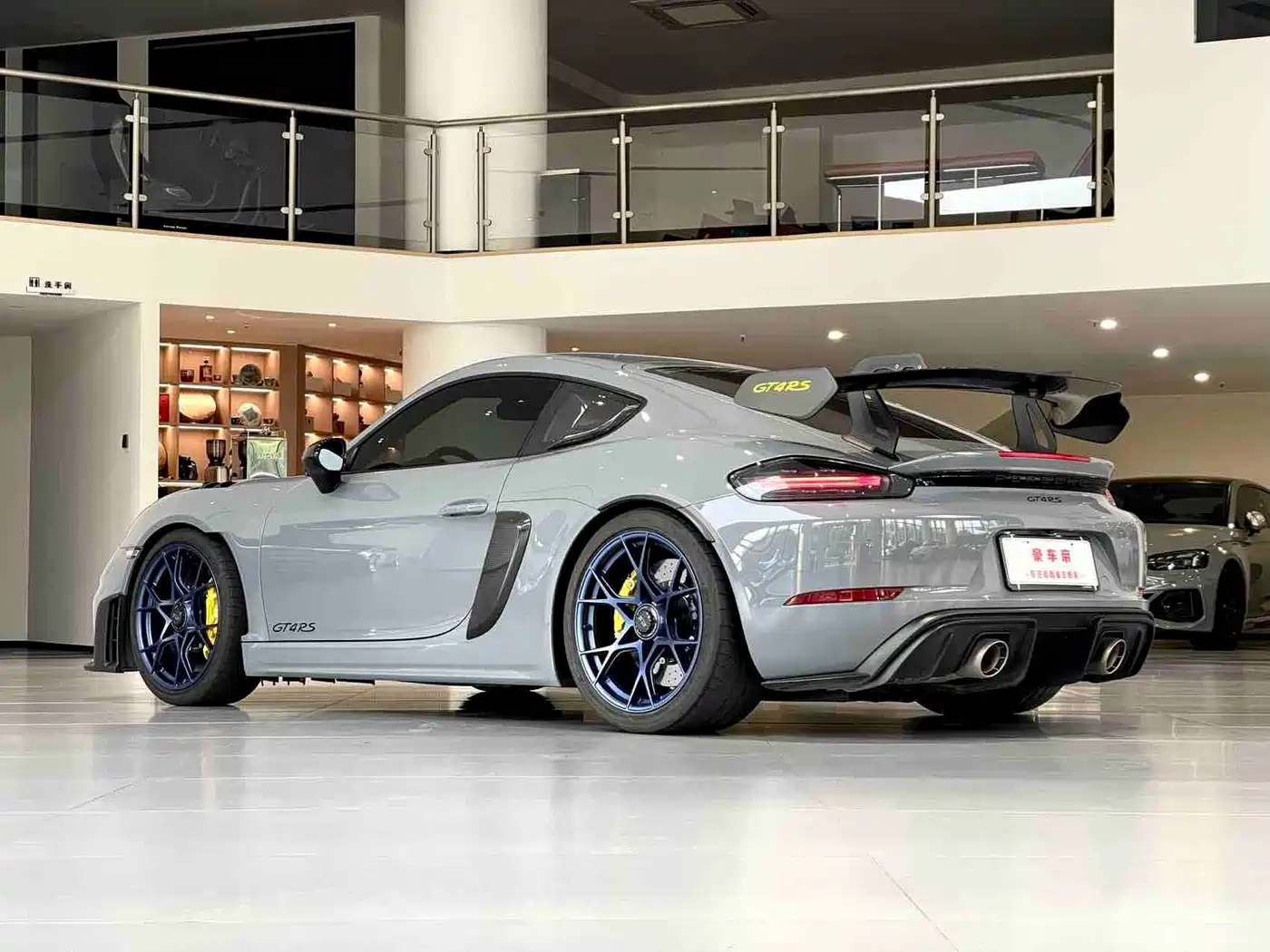Фото 3 - Porsche 718
