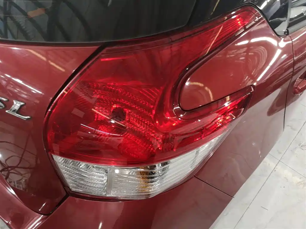 Toyota YARiS L Zhi Xuan 2014 1.5G Manual Dynamic Edition фото 24