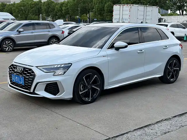 Audi A3 Sportback 35 TFSI, Стиль Спорт