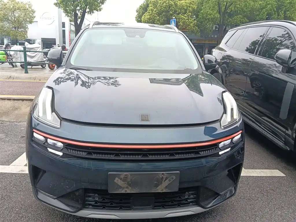 Lynk & Co 06 2020 1.5T Halo фото 3