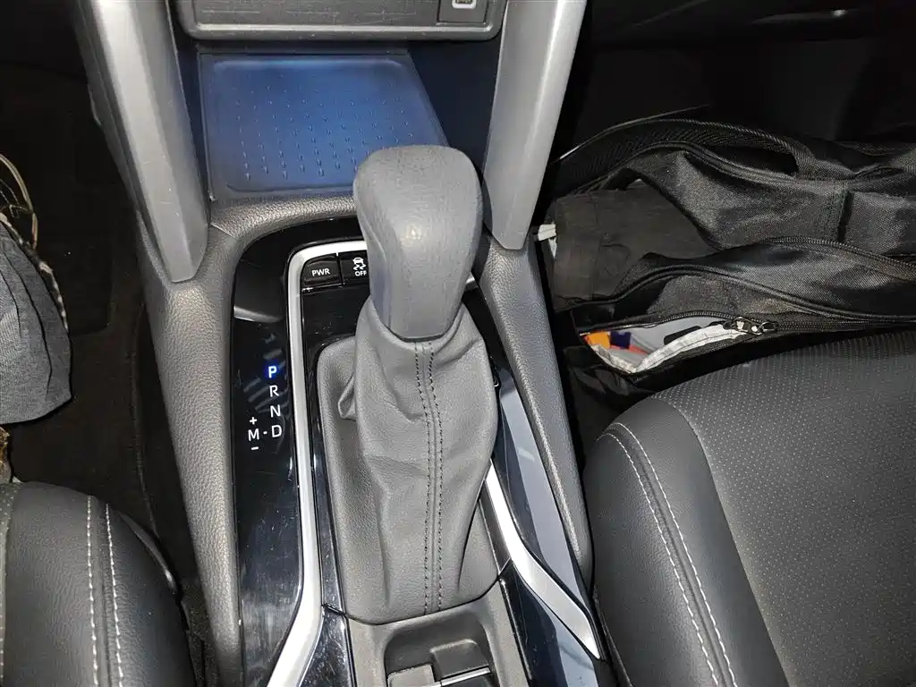 Toyota Frontlander 2023 2.0L CVT Luxury Edition фото 13
