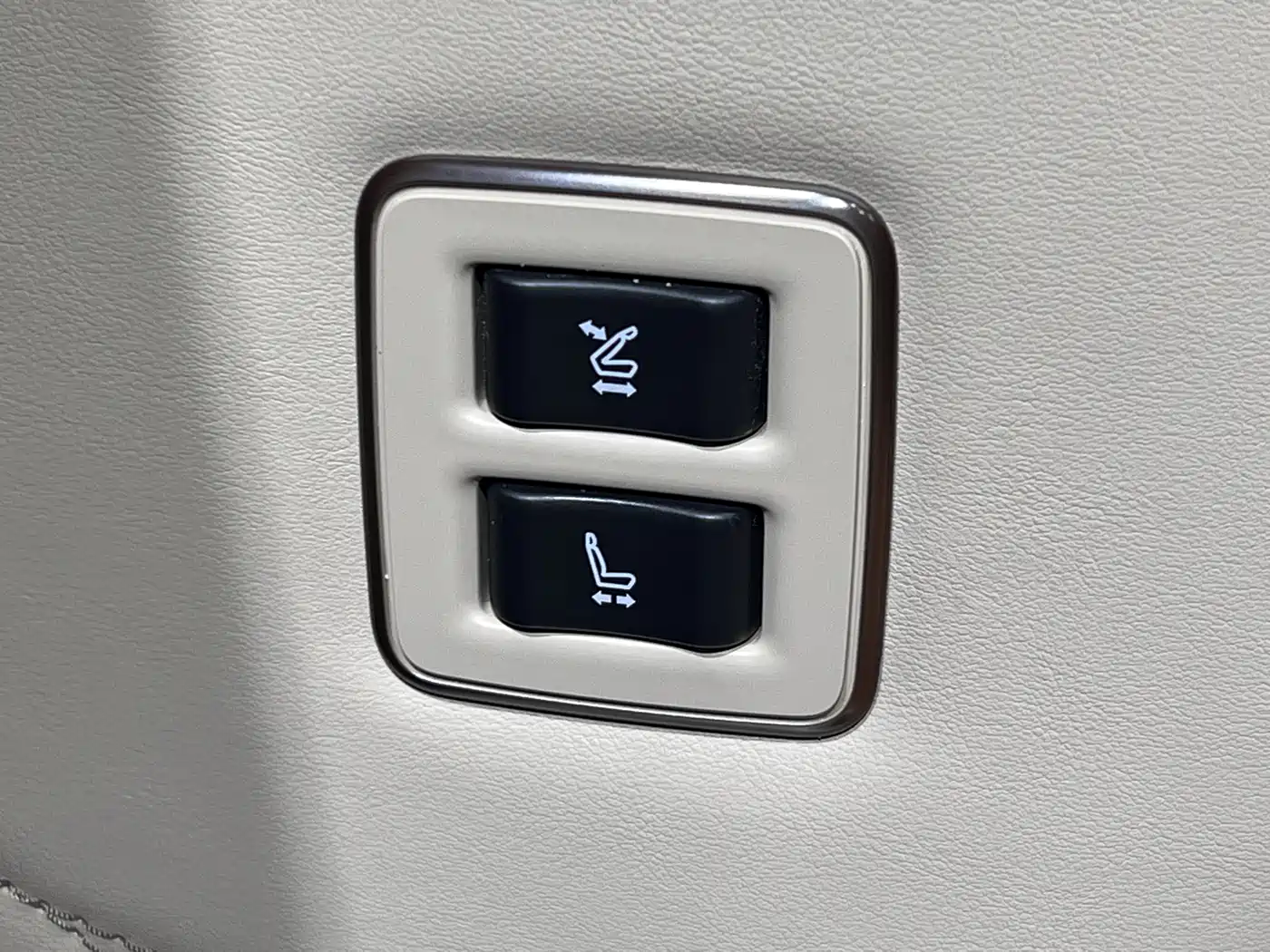 Toyota Vellfire 2024 Crown Hybrid 2.5L Executive Premium Edition фото 13