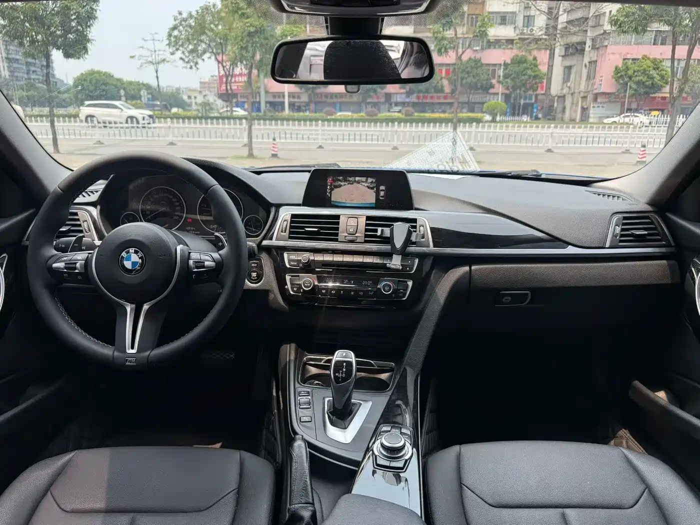 BMW 3 Series 2017 320Li M Sport фото 9