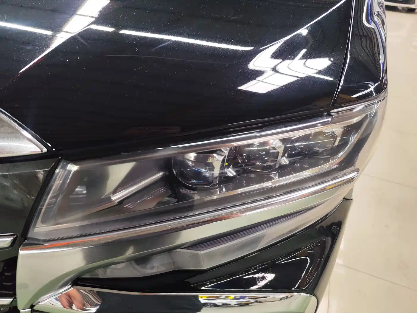 Toyota Alphard 2018 3.5L Luxury фото 4