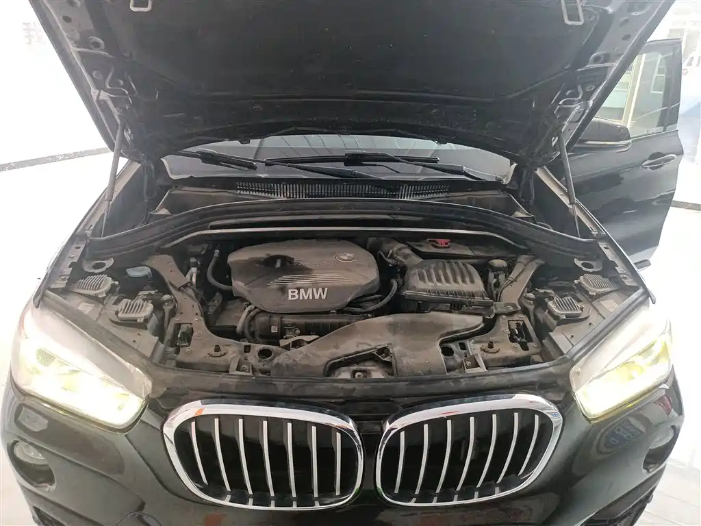 BMW X1 2016 sDrive18Li Premium Model фото 19