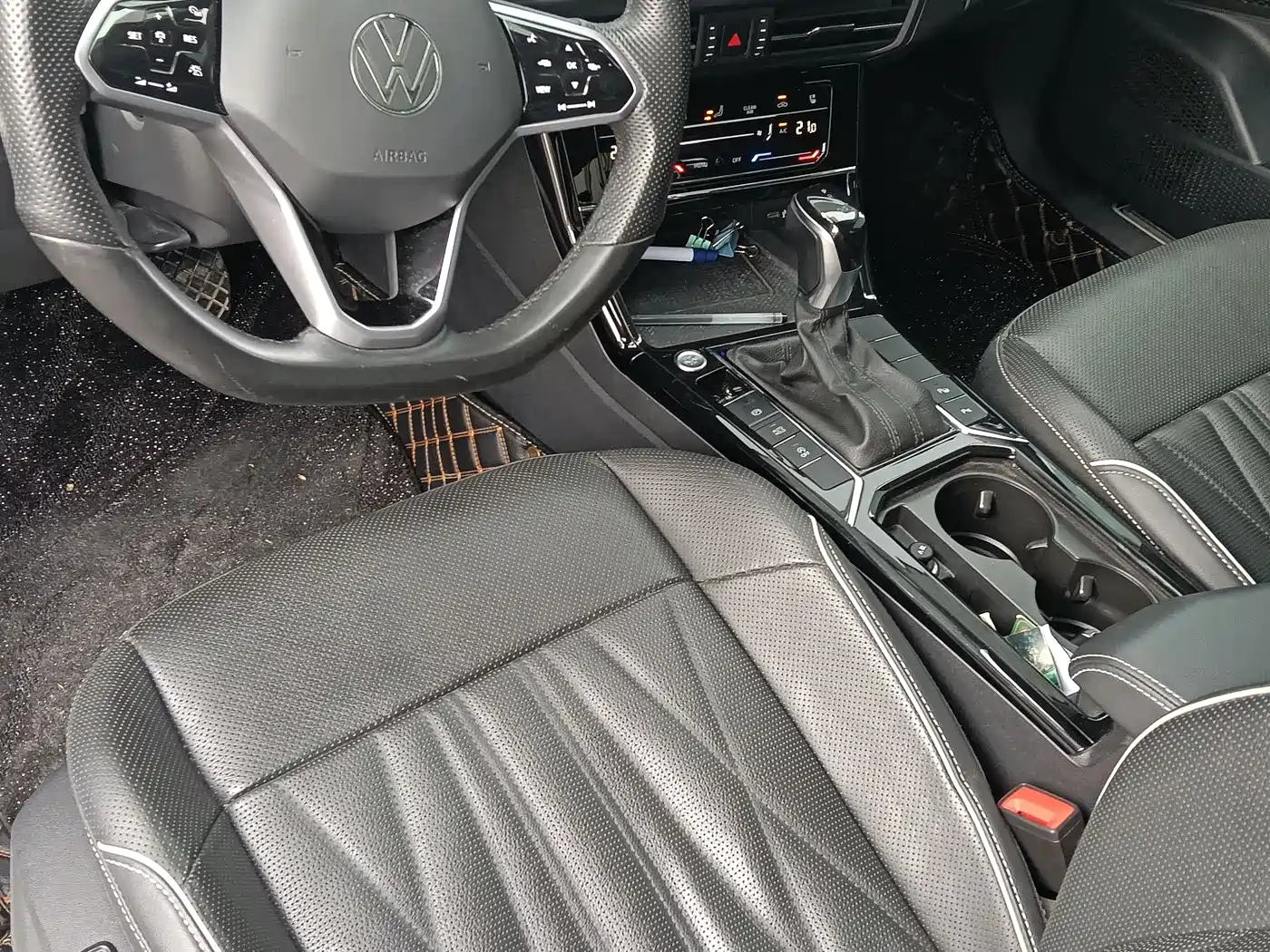 Volkswagen Passat 2023 330TSI Luxury Edition фото 7