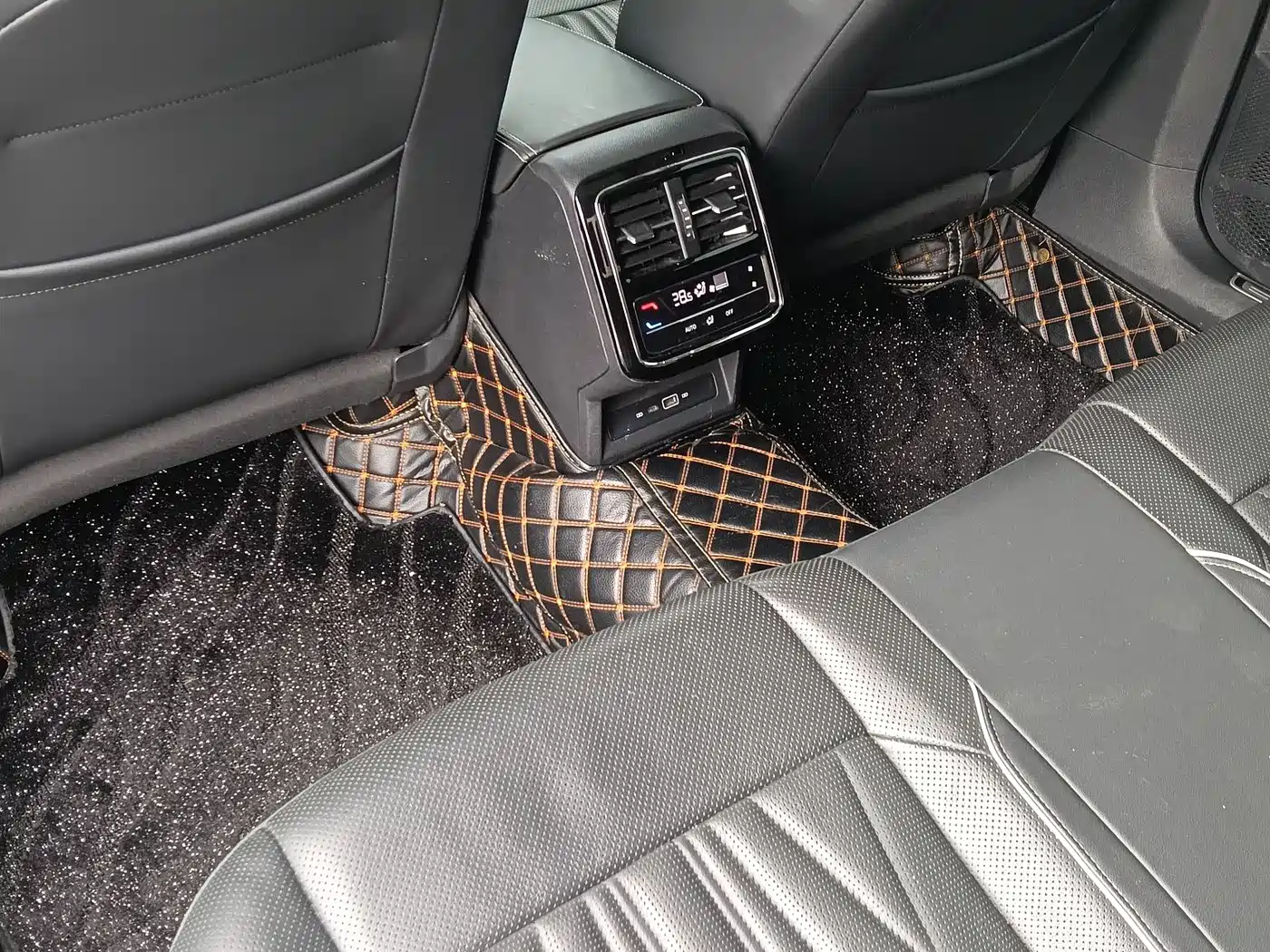 Volkswagen Passat 2023 330TSI Luxury Edition фото 15