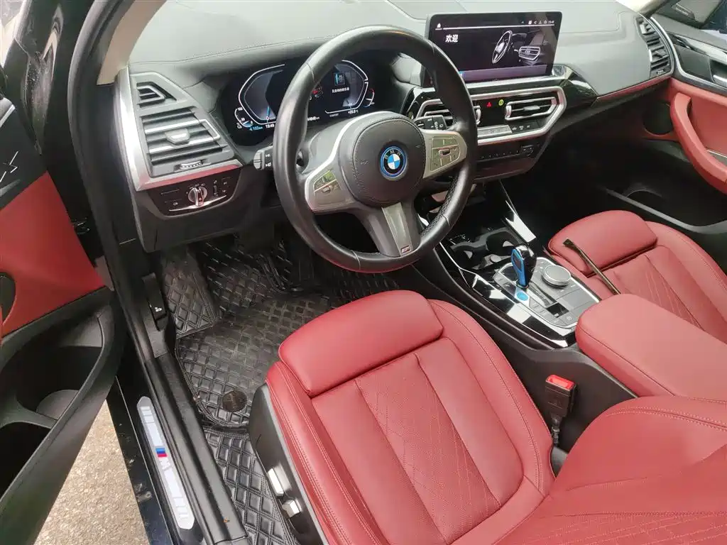 BMW iX3 2022 Leading Edition фото 16