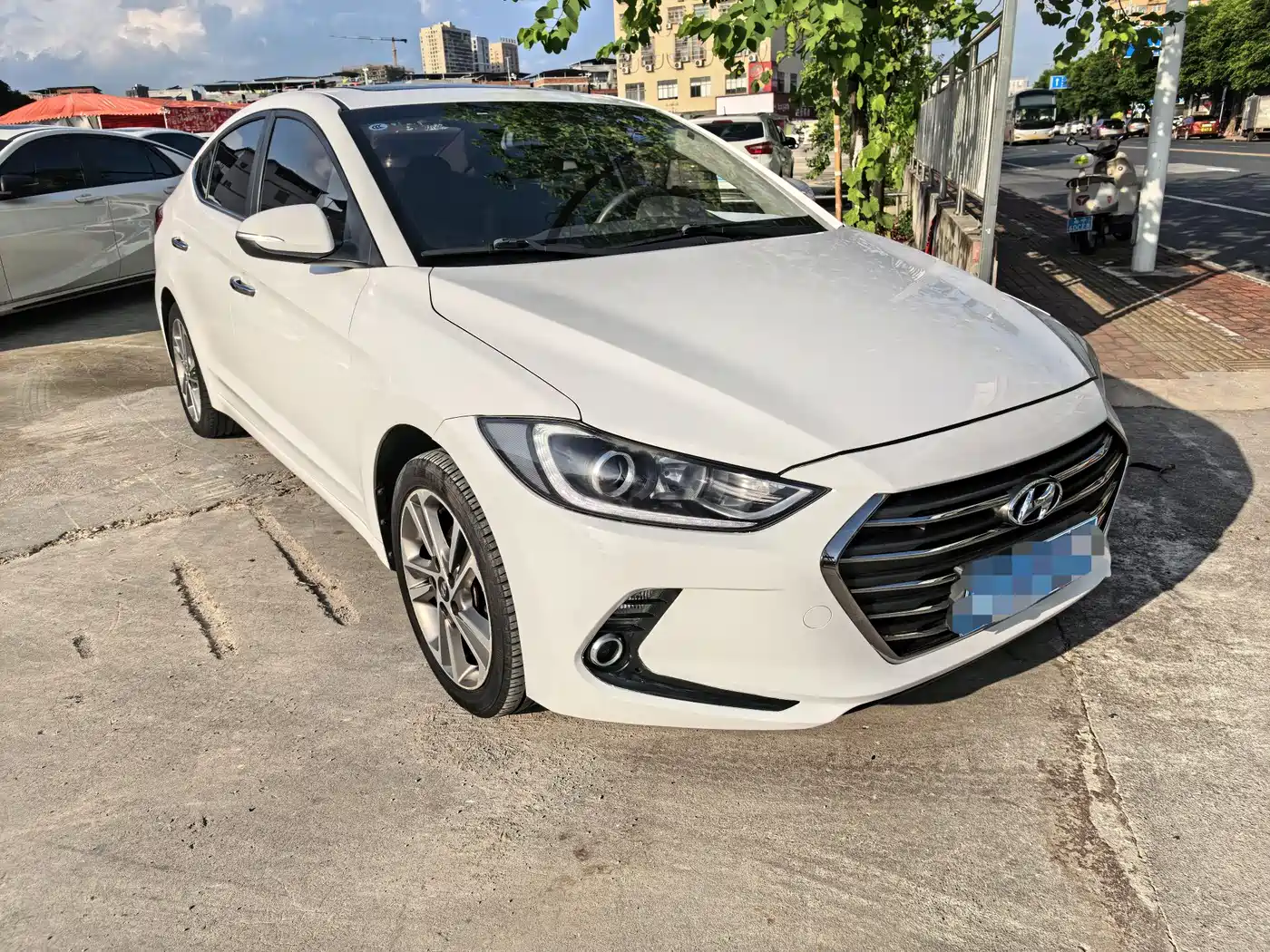 Hyundai Elantra 2018 1.6L Automatic 15th Anniversary Special Edition фото 3
