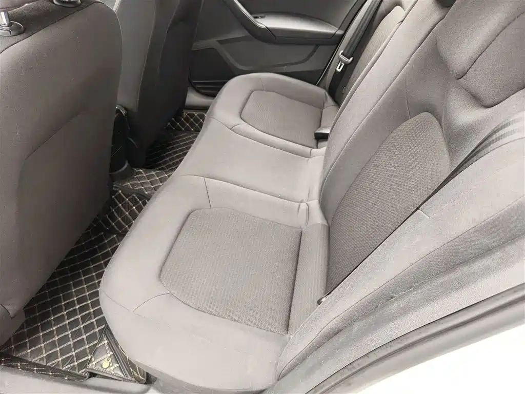 Volkswagen Santana 2015 1.4L Manual Trend Edition фото 17