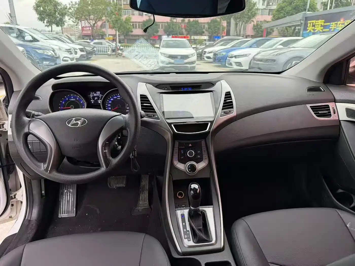 Hyundai Langdong 2016 1.6L Automatic Smart Edition фото 8