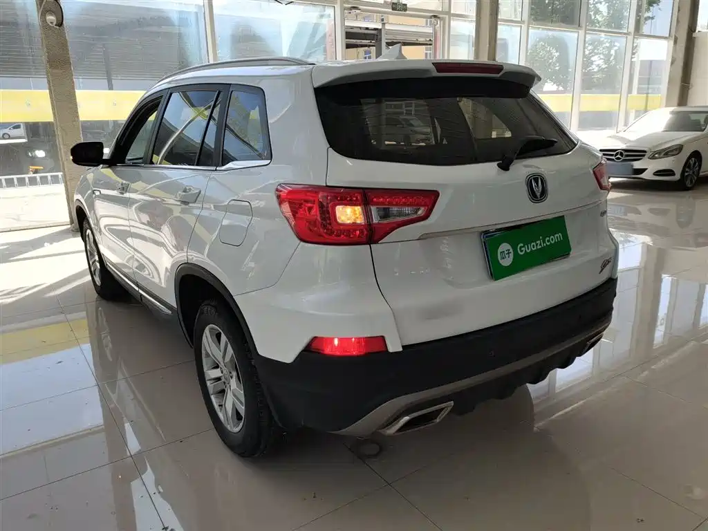 Фото 5 - Changan CS75