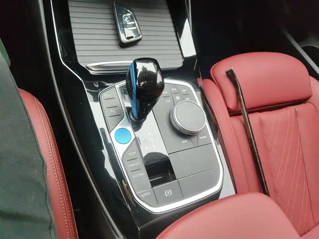 BMW iX3 2022 Leading Edition фото 14