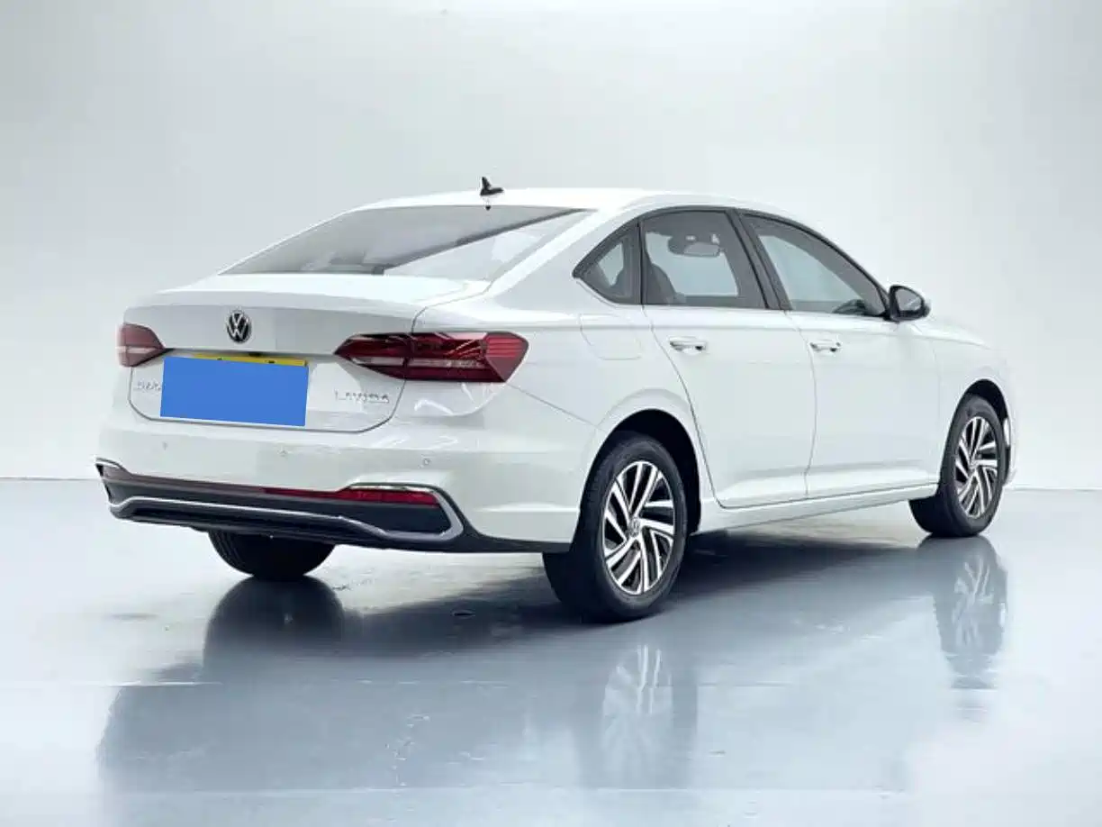 Volkswagen Lavida 2023 1.5L Auto Five Million Edition фото 4