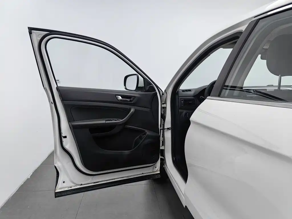Qoros 5 2019 2018 Facelift 1.6T Automatic Leading