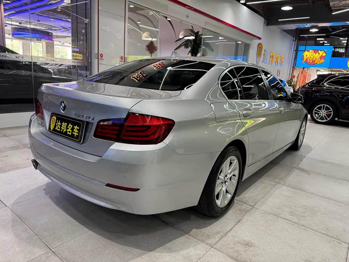 BMW 5 Series 2011 528Li Luxury фото 15