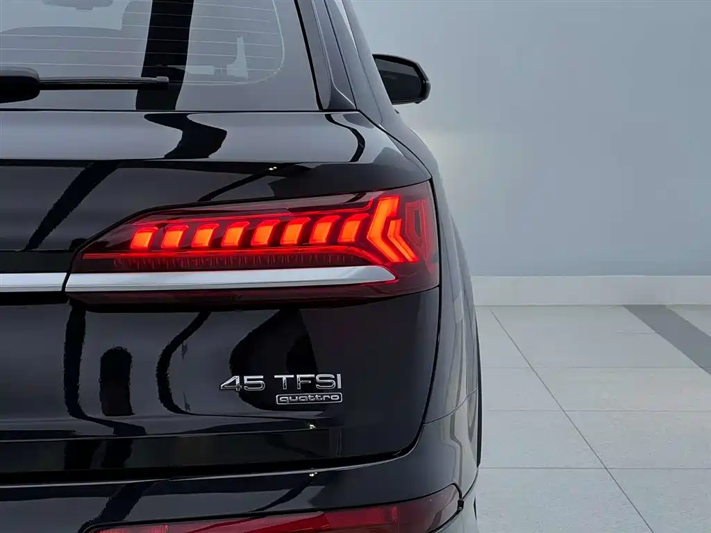 Audi Q7 2021 45 TFSI quattro S line Sport фото 12
