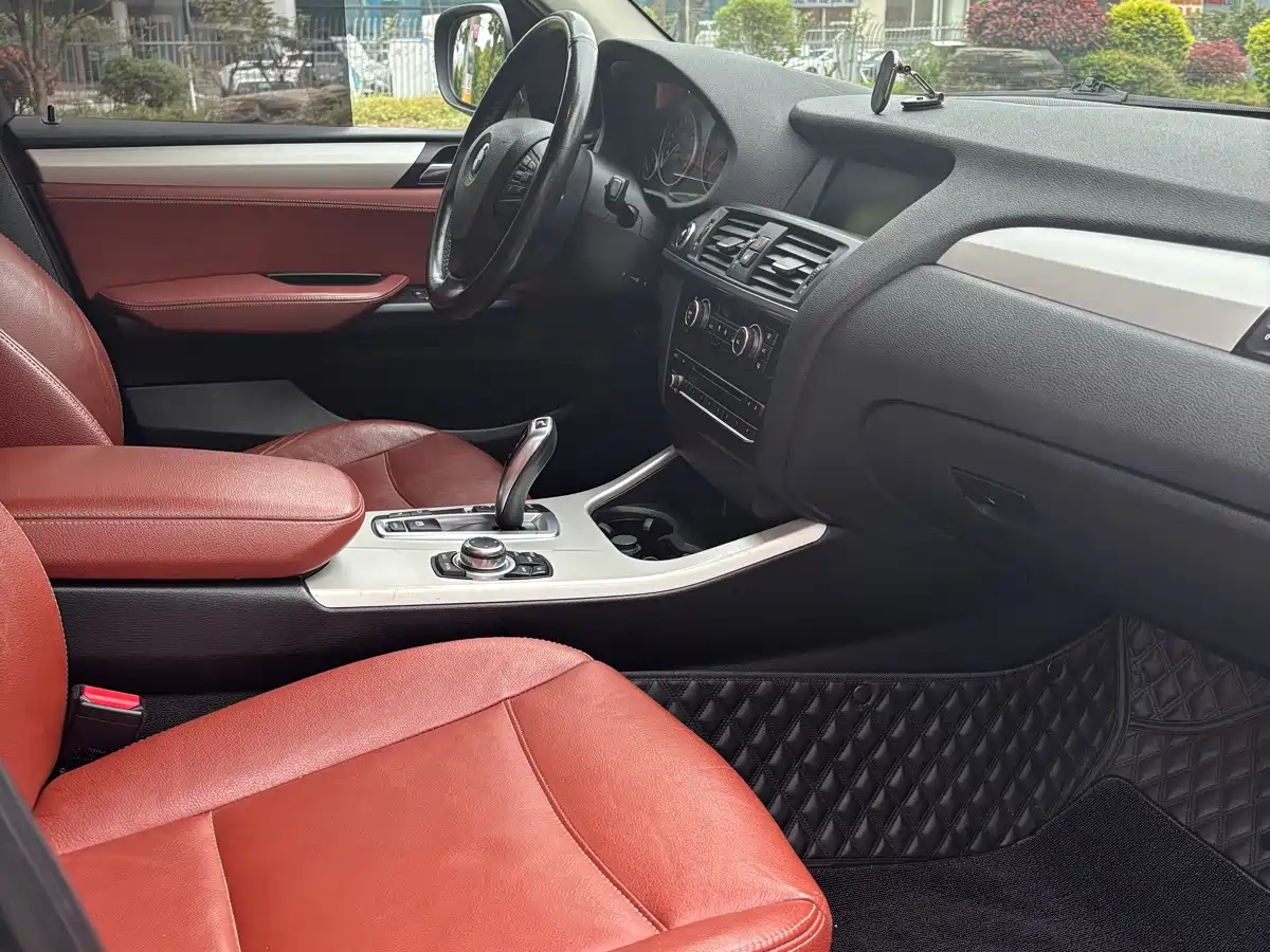 BMW X3 (Import) 2013 Facelift xDrive28i Luxury фото 5