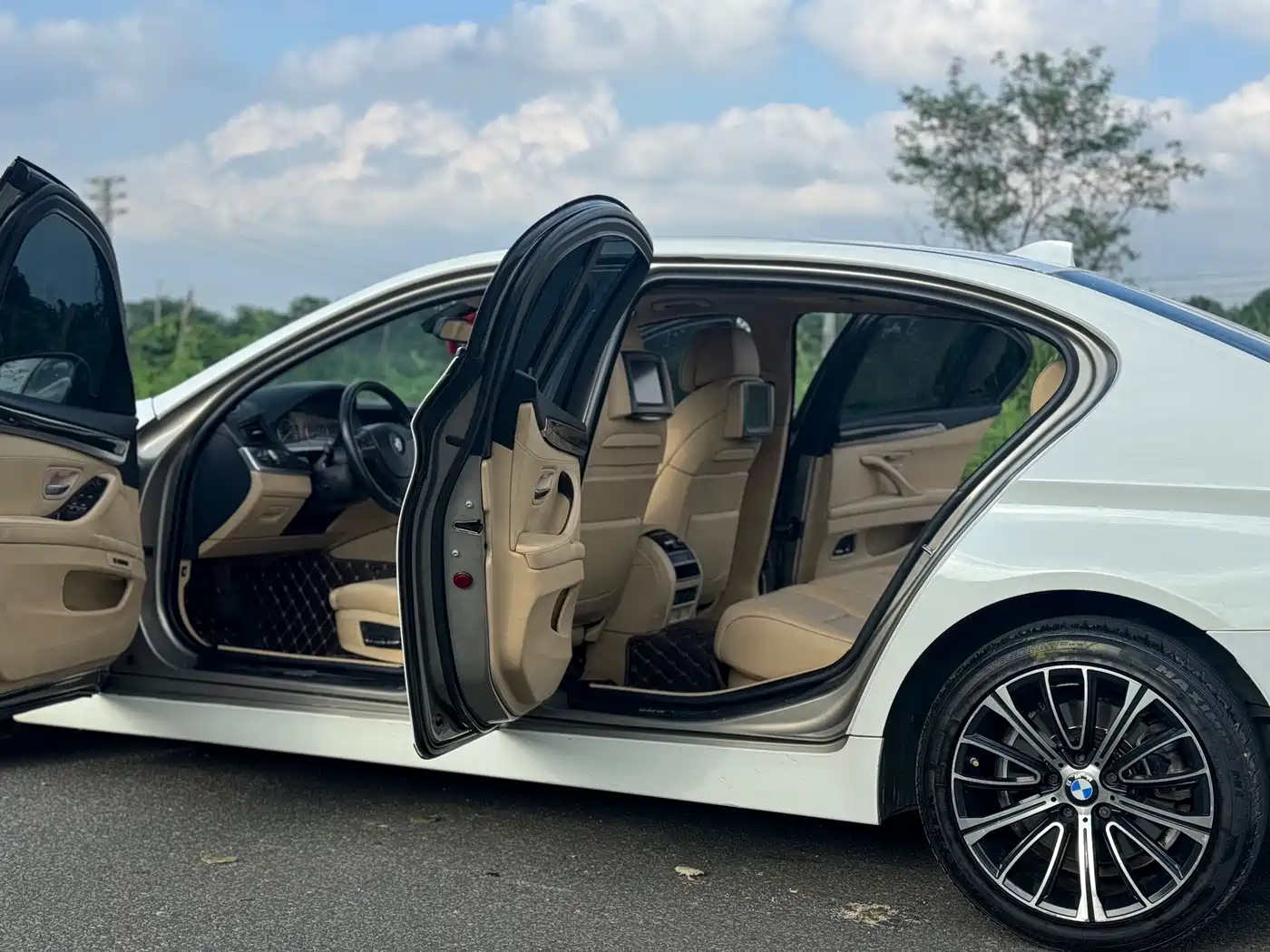 BMW 5 Series 2011 528Li Luxury фото 26