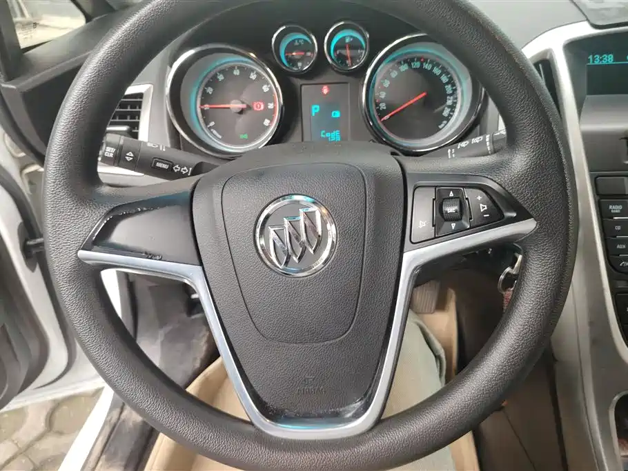 Buick Excelle 2014 XT 1.6L Automatic Fashion фото 14