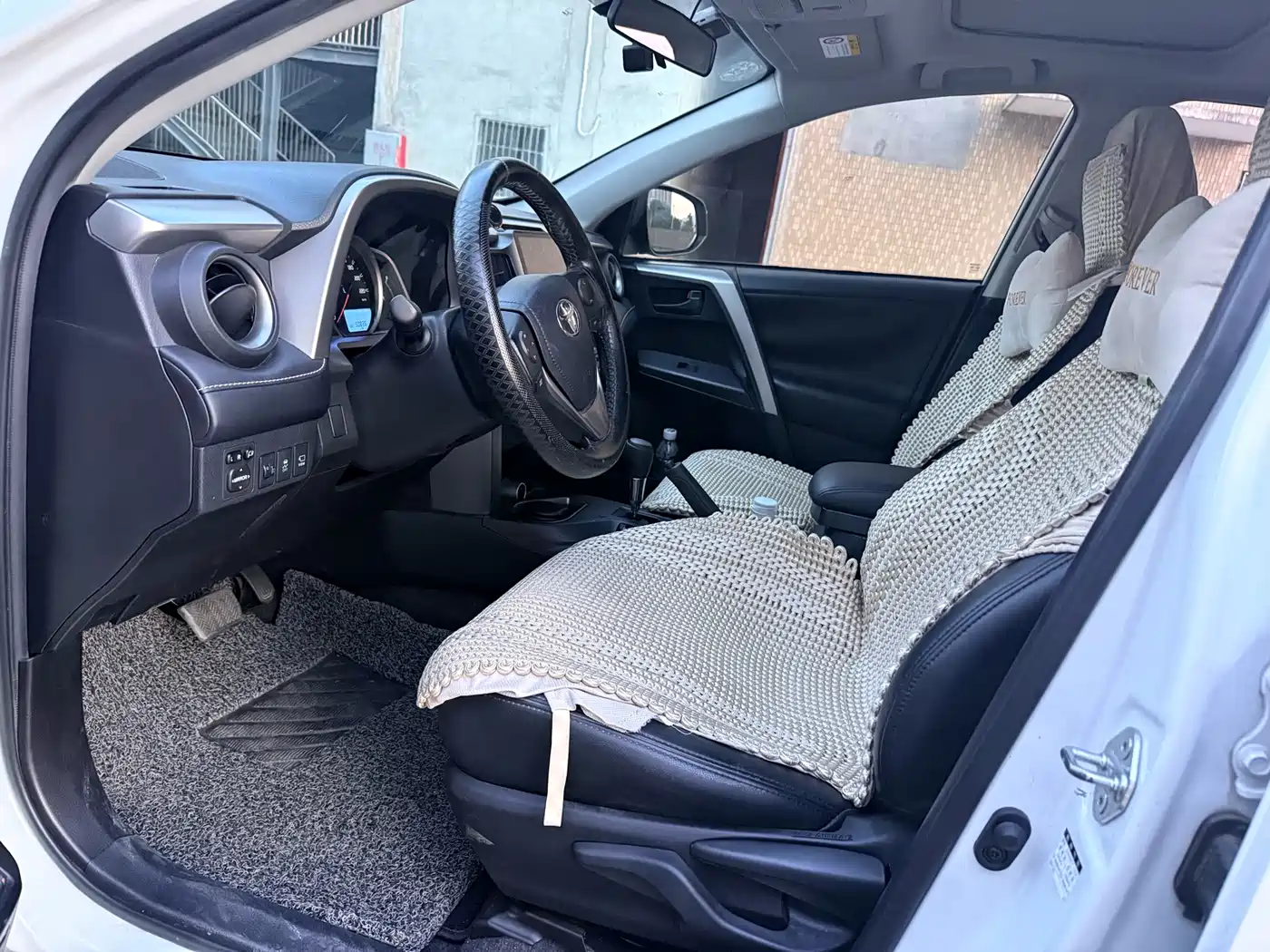 Toyota RAV4 Rongfang 2016 2.0L CVT 2WD Smart (China V) фото 4