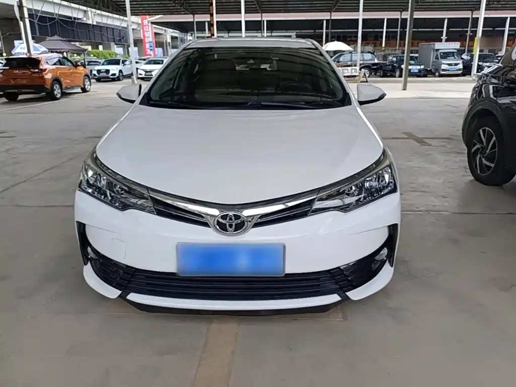 Toyota Corolla 2017 Facelift 1.2T S-CVT GL фото 3