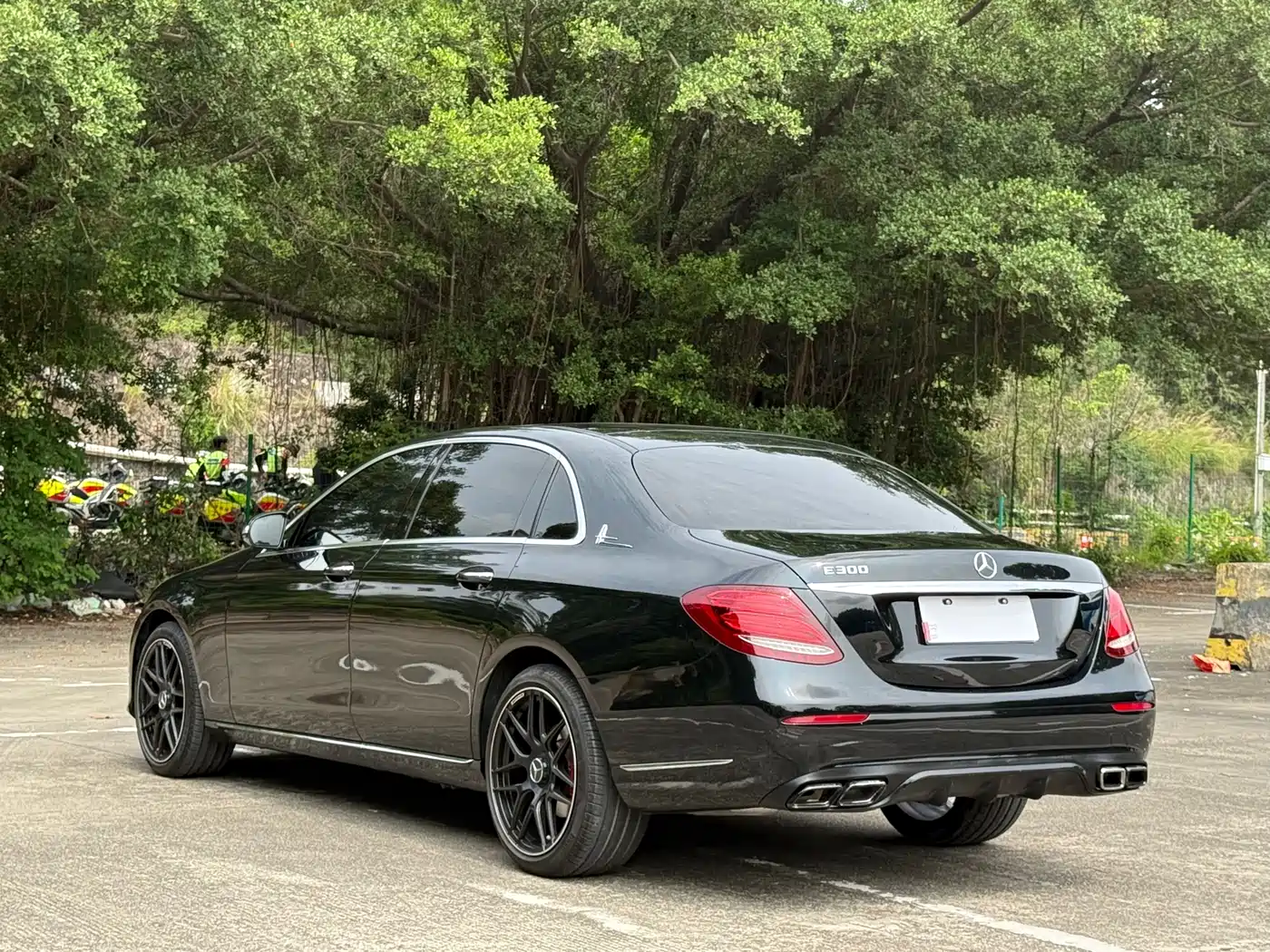 Mercedes-Benz E-Class 2018 E 300 L Luxury фото 14