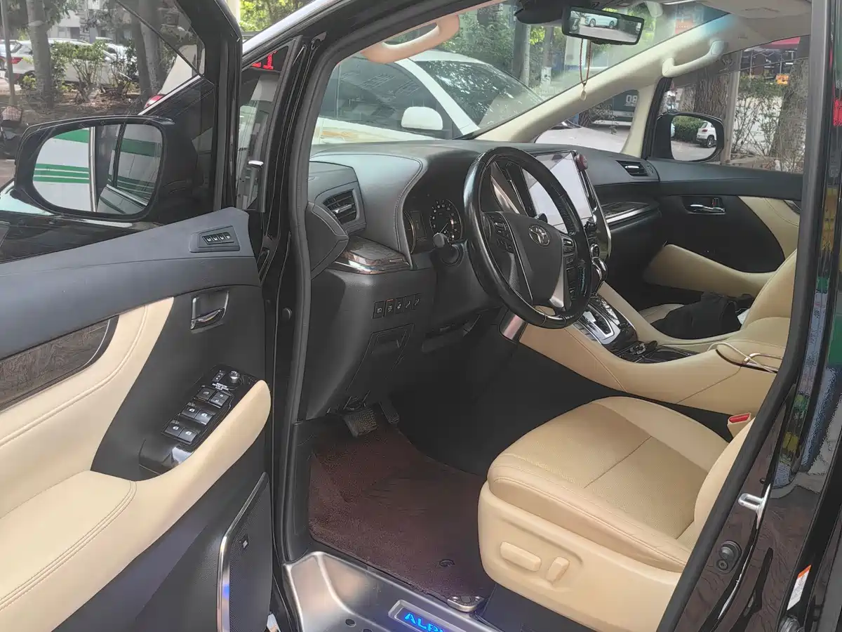 Toyota Alphard 2020 Hybrid 2.5L Premium Edition фото 6